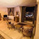 호텔 엘리트 케이브 스위트 2*